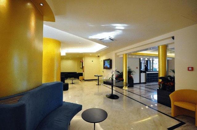 OC Hotel Lunghezza Buitenkant foto