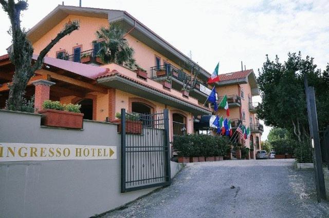 OC Hotel Lunghezza Buitenkant foto