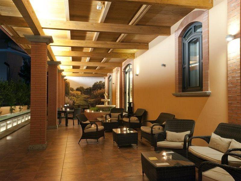 OC Hotel Lunghezza Buitenkant foto