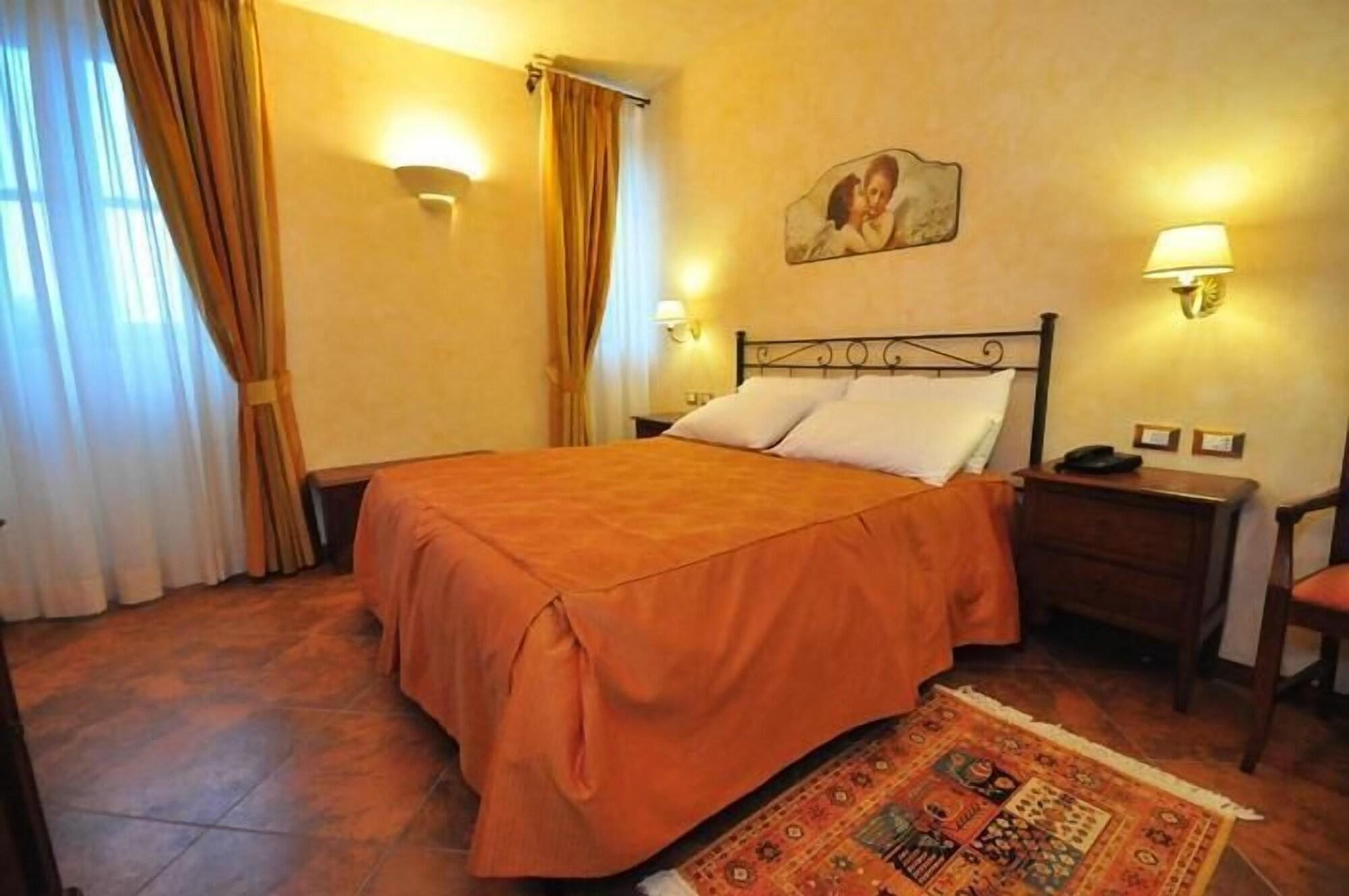 OC Hotel Lunghezza Buitenkant foto
