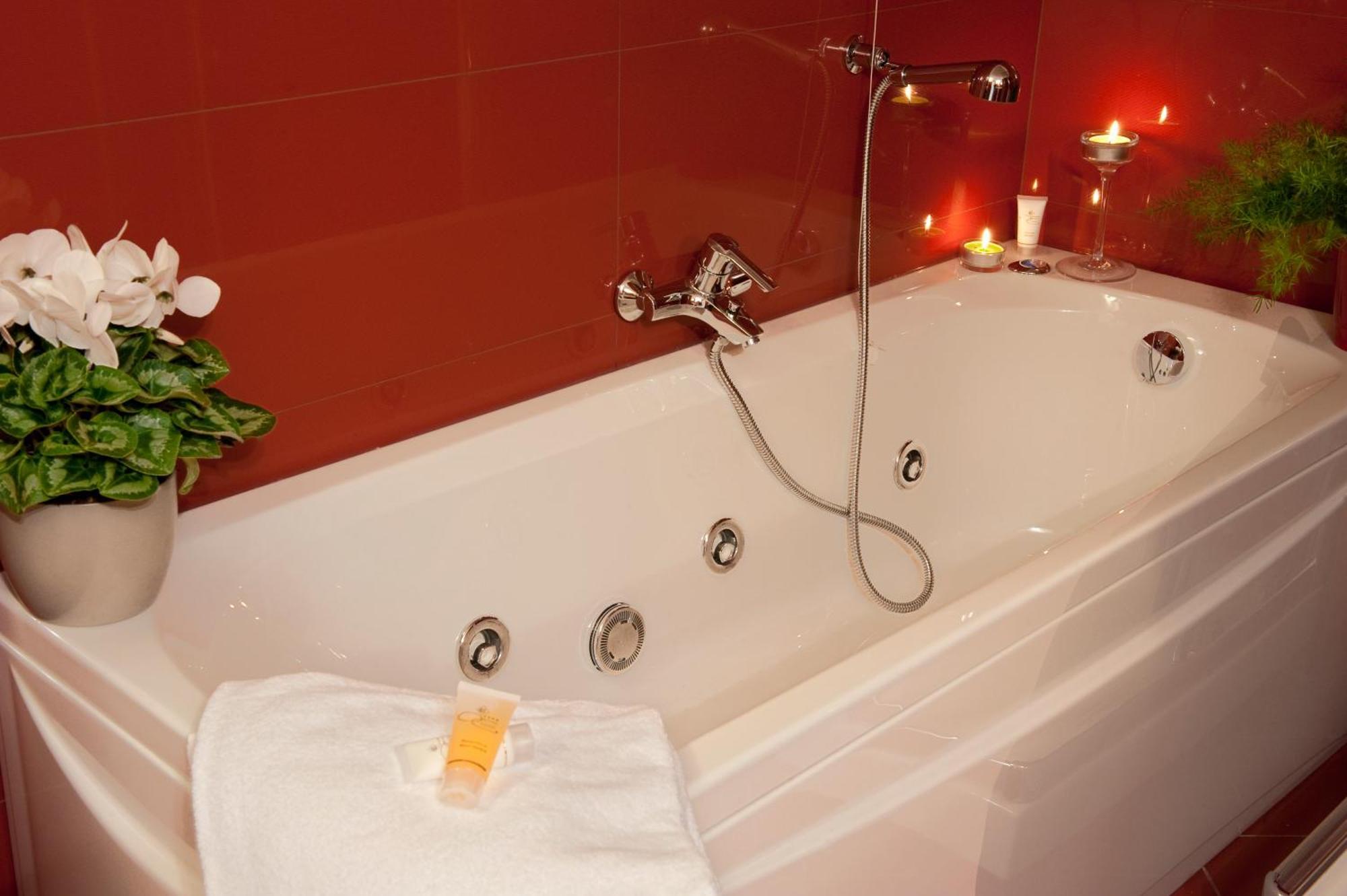 OC Hotel Lunghezza Buitenkant foto