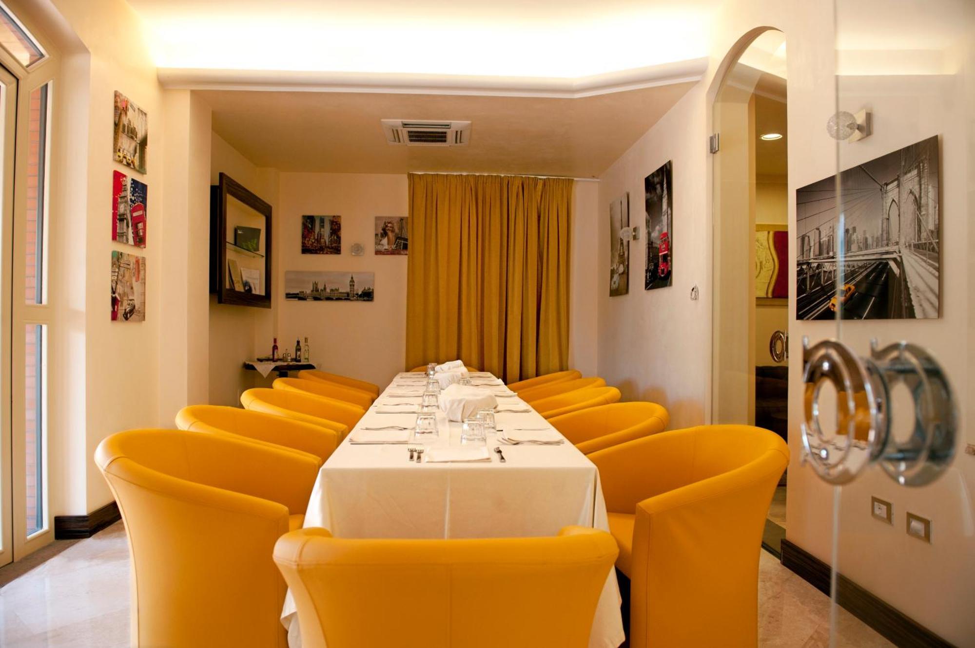 OC Hotel Lunghezza Buitenkant foto