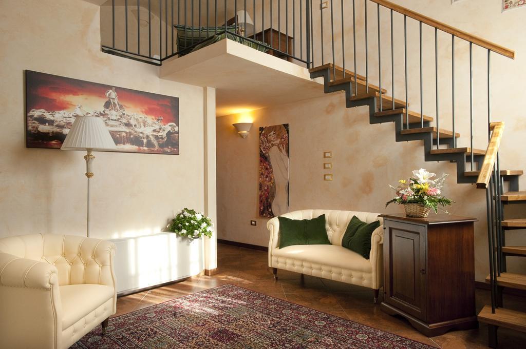 OC Hotel Lunghezza Buitenkant foto